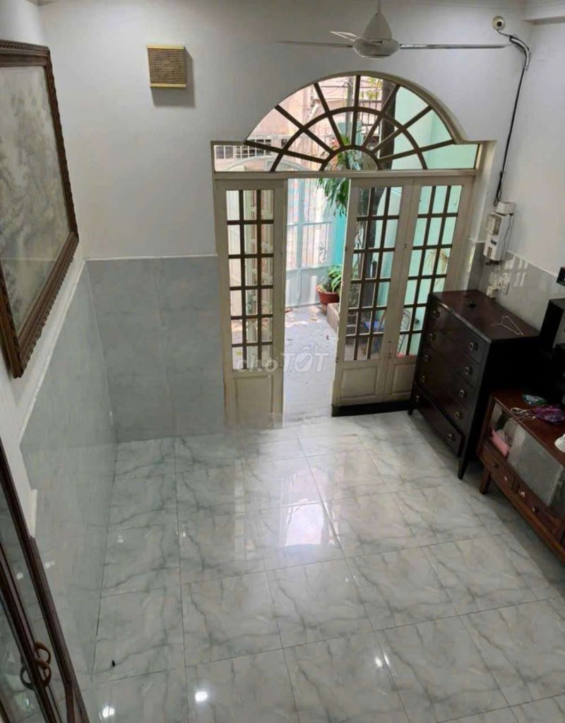 Let's rent out the original house. Tân Bình.