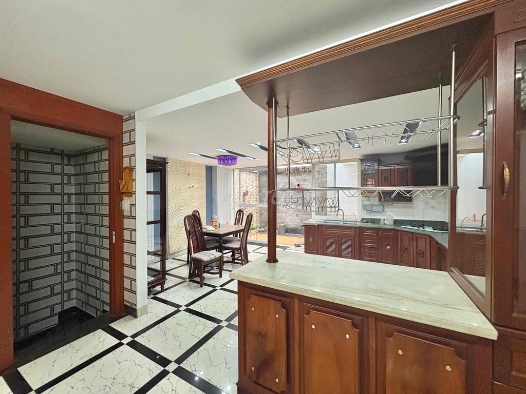 Rent a 1-1-B in the Fire Zone area 6 x 20 Xd a 3-story vault with interior.