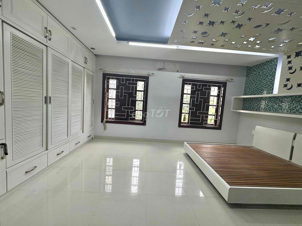 Rent a 1-1-B in the Fire Zone area 6 x 20 Xd a 3-story vault with interior.