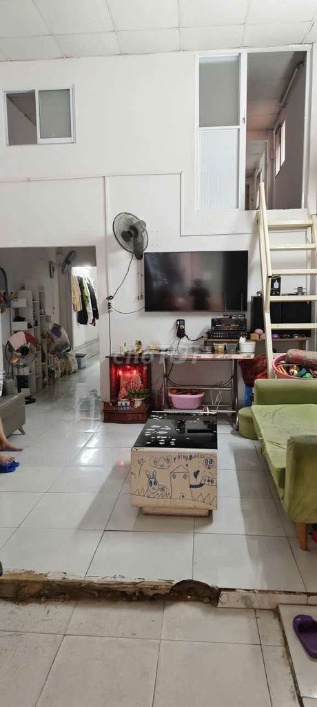 Renting 68 M2 has two bedrooms and a 30-Lâm Văn Bền alley hold.
