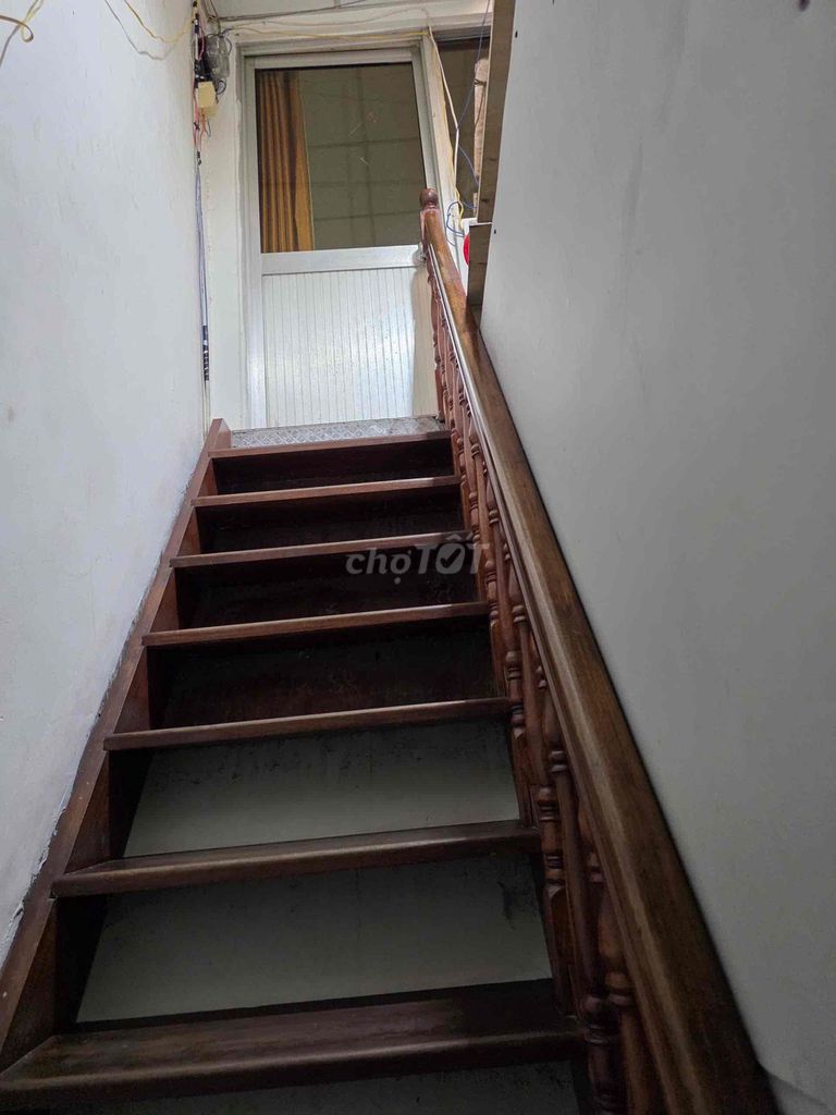 Rent a cash house Huỳnh Văn Bánh,Phú Nhuận for business.
