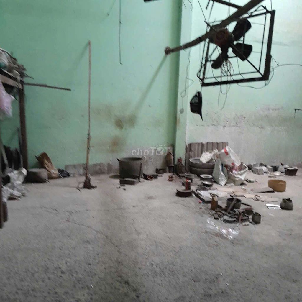 Kênh Nước Đen truck warehouse at manufacturing.