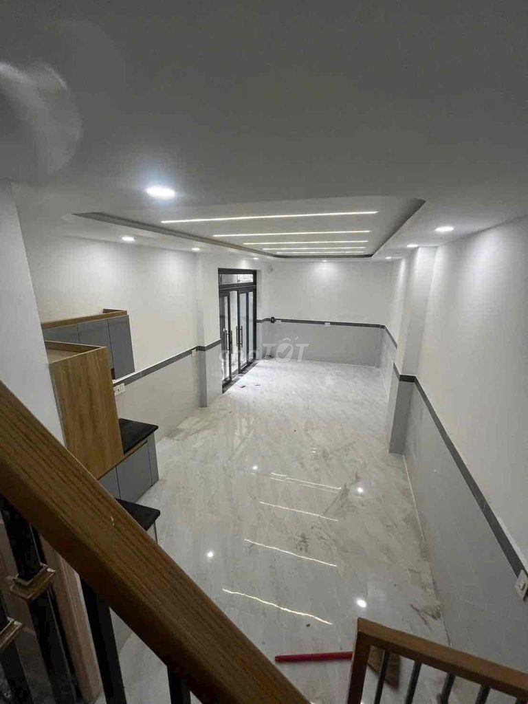100 percent new house [4 x 1 O] 1st floor (a bedroom, 2 toilets),--Mã Lò esophage