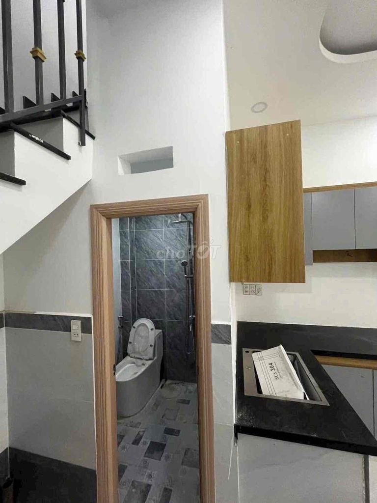 100 percent new house [4 x 1 O] 1st floor (a bedroom, 2 toilets),--Mã Lò esophage