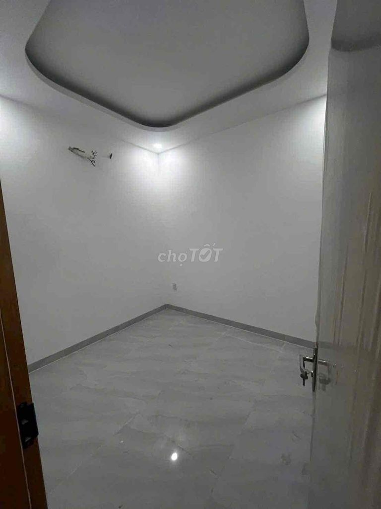 100 percent new house [4 x 1 O] 1st floor (a bedroom, 2 toilets),--Mã Lò esophage