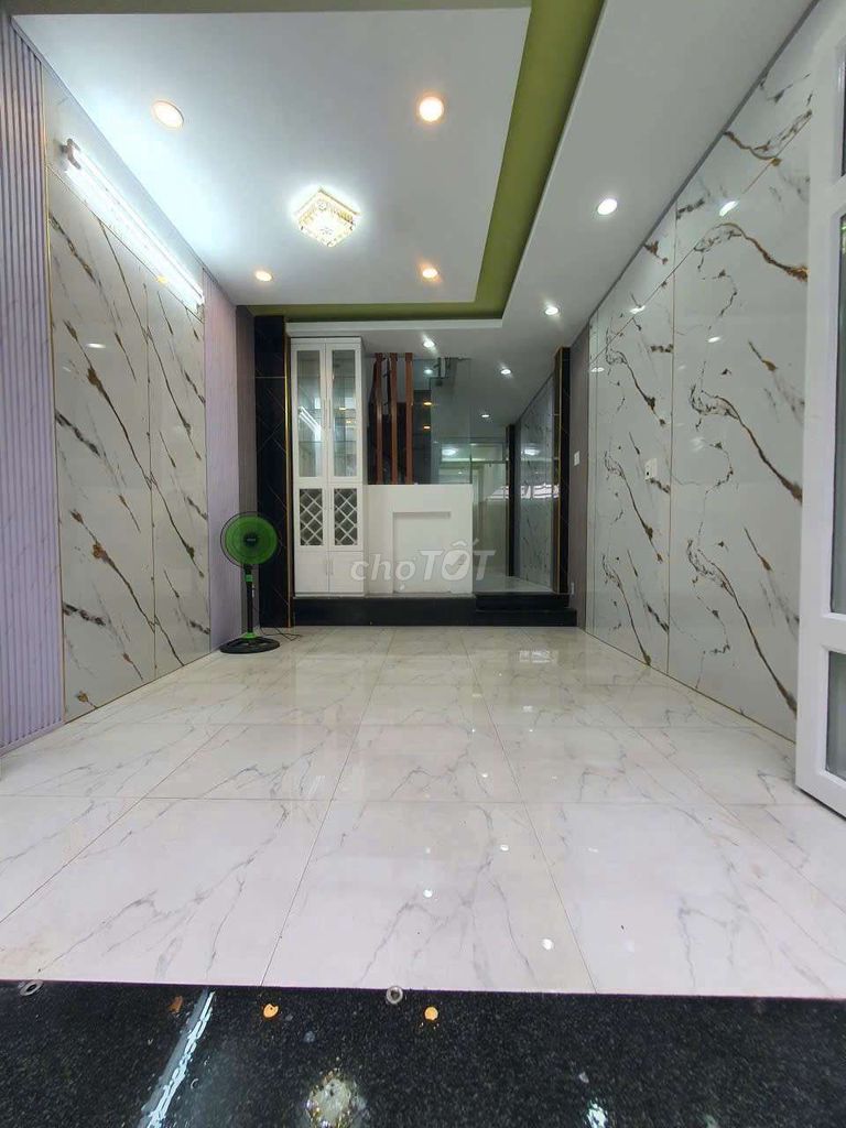Let's rent. 4 meters x 14 meters 2 is 4 p stupid 4 toilets