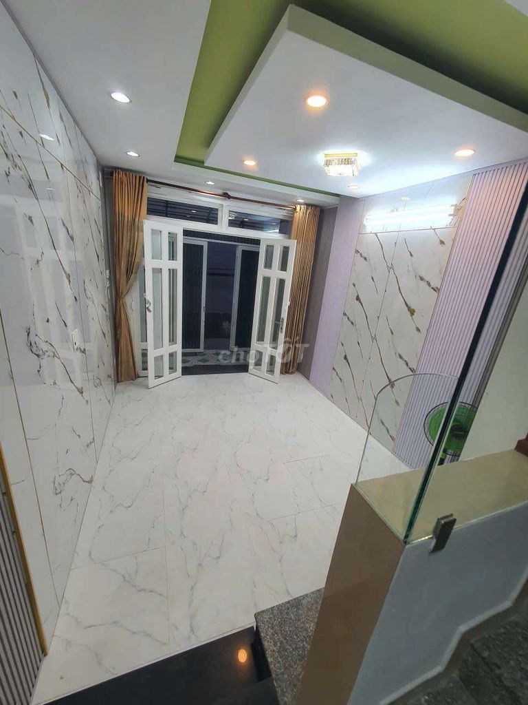 Let's rent. 4 meters x 14 meters 2 is 4 p stupid 4 toilets