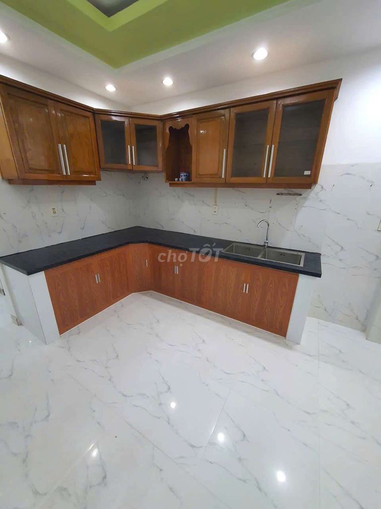 Let's rent. 4 meters x 14 meters 2 is 4 p stupid 4 toilets