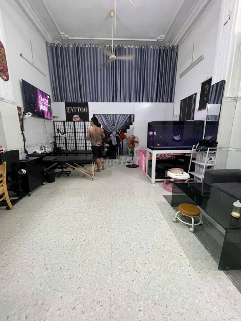 Rent a two-sided corner of the Convenient Wall, 549-Line-Plainser, Gò Vấp
