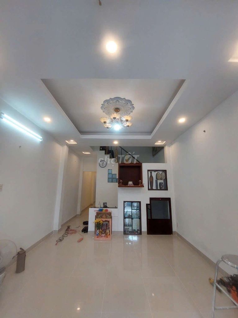 Rent a place on Penging C4 area. 4 meters. One second floor, two-foot toilets.