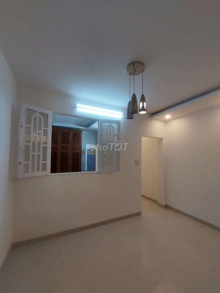 Rent a place on Penging C4 area. 4 meters. One second floor, two-foot toilets.