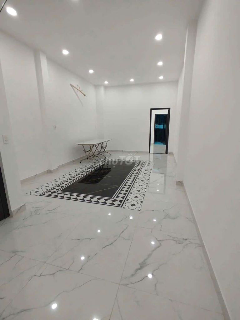 We're going to rent Tỉnh lộ 10 missile armor - 27 trieu - 4 bedrooms - full interior.