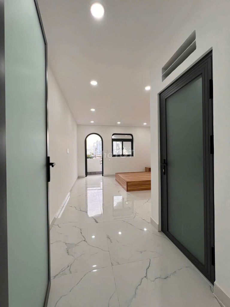 We're going to rent Tỉnh lộ 10 missile armor - 27 trieu - 4 bedrooms - full interior.