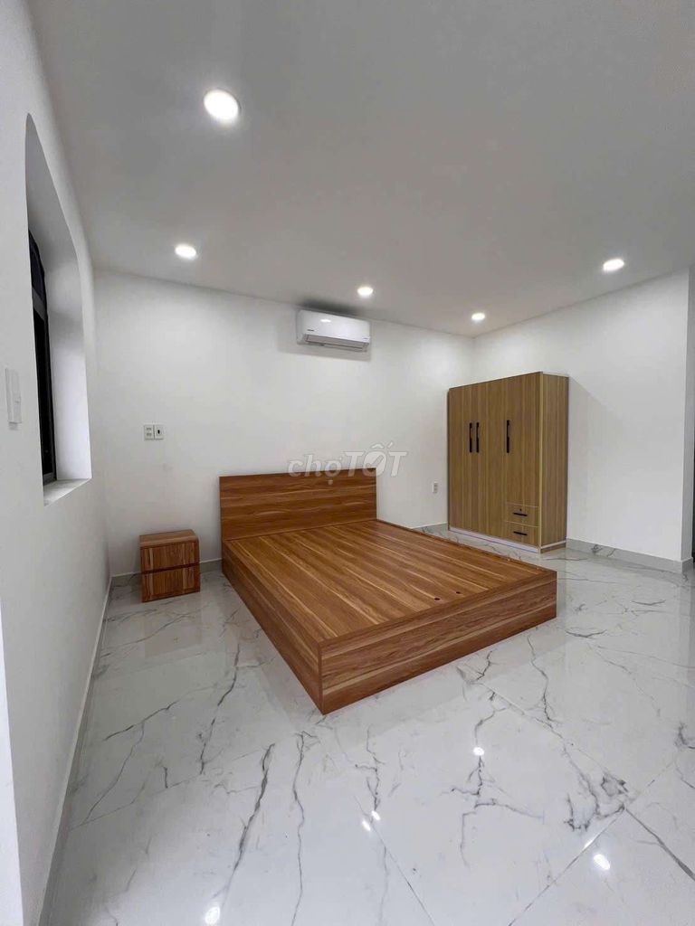 We're going to rent Tỉnh lộ 10 missile armor - 27 trieu - 4 bedrooms - full interior.
