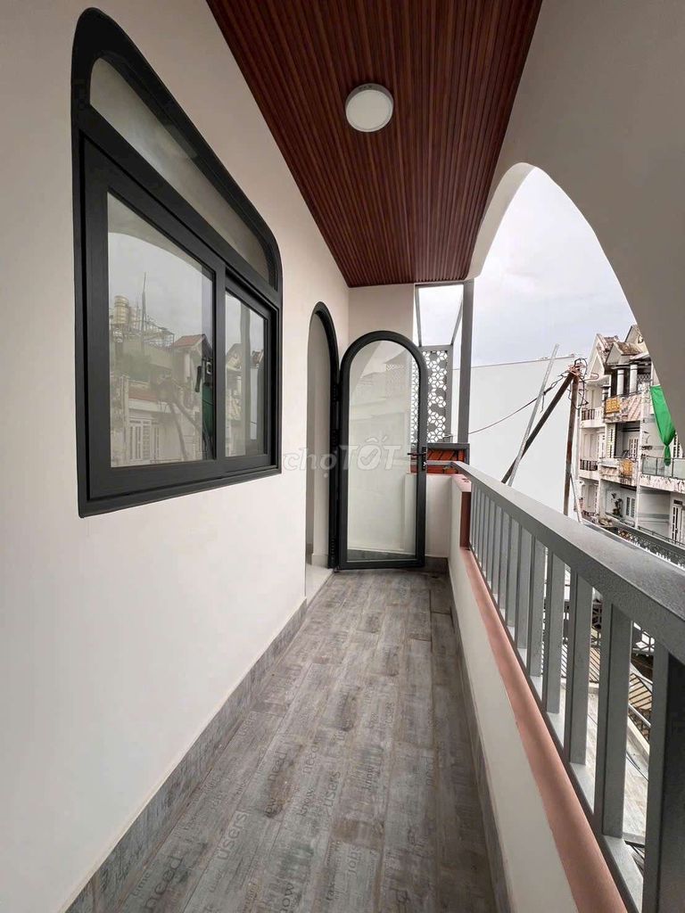 We're going to rent Tỉnh lộ 10 missile armor - 27 trieu - 4 bedrooms - full interior.