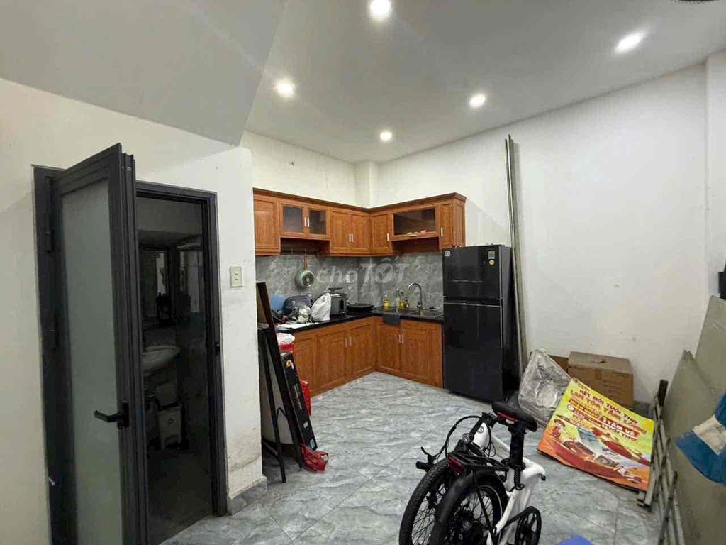 4 bedrooms 11 Qq14