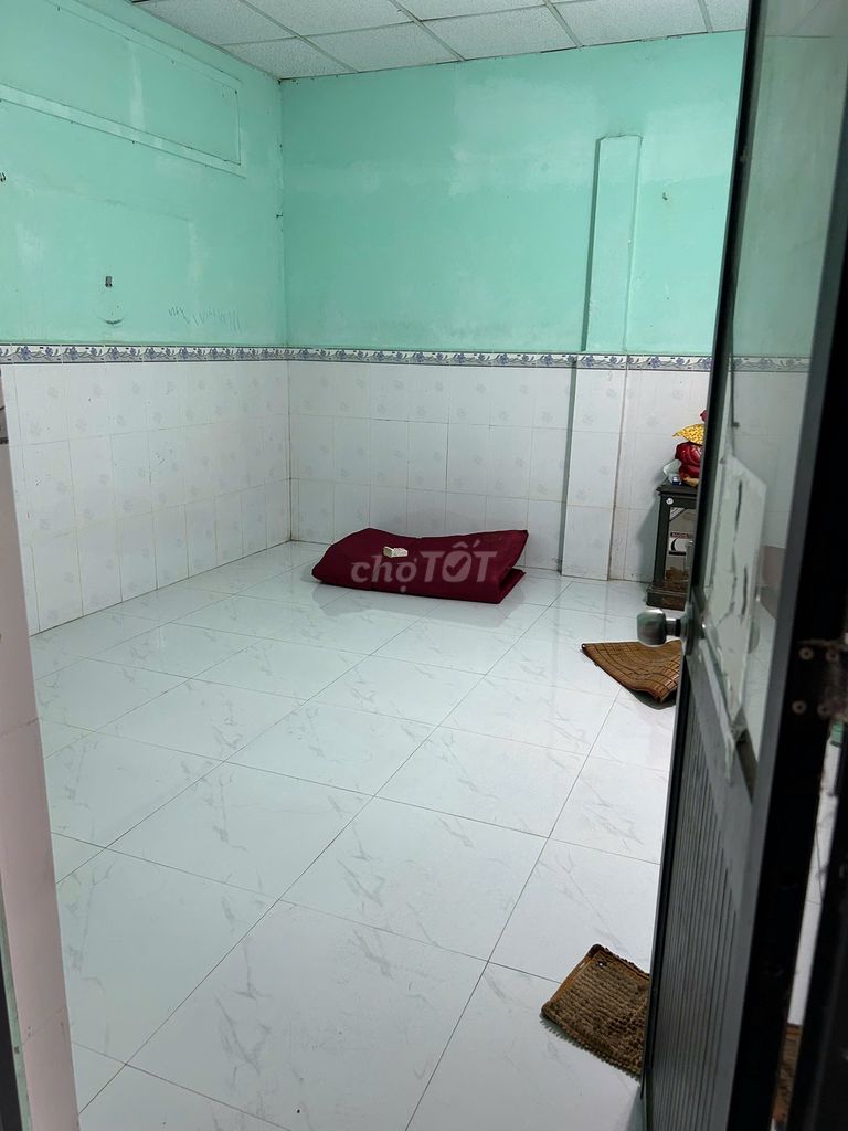 Rent the original house, 3 sleeps, 1 archive, area uses 115 m2, tt Hóc Môn