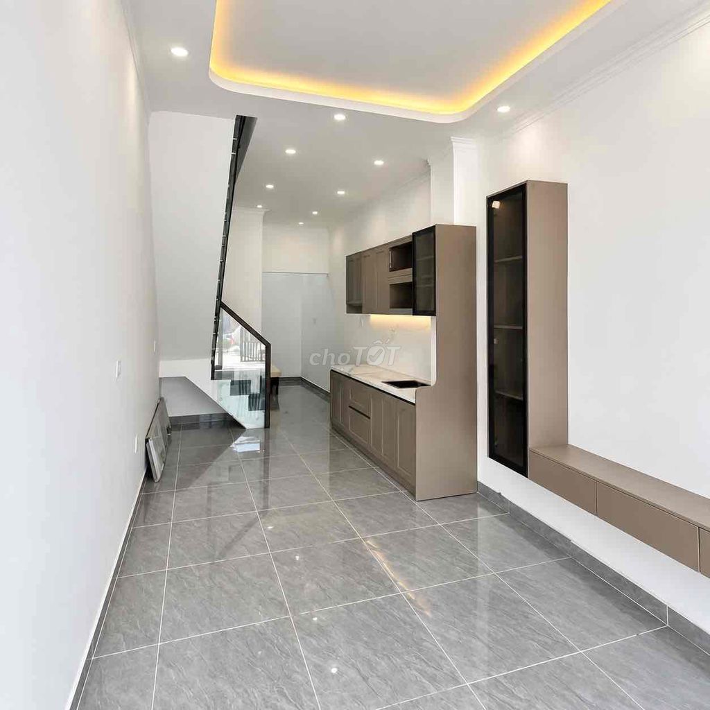 Two beautiful floors-- three bedrooms-- 8 million/8.