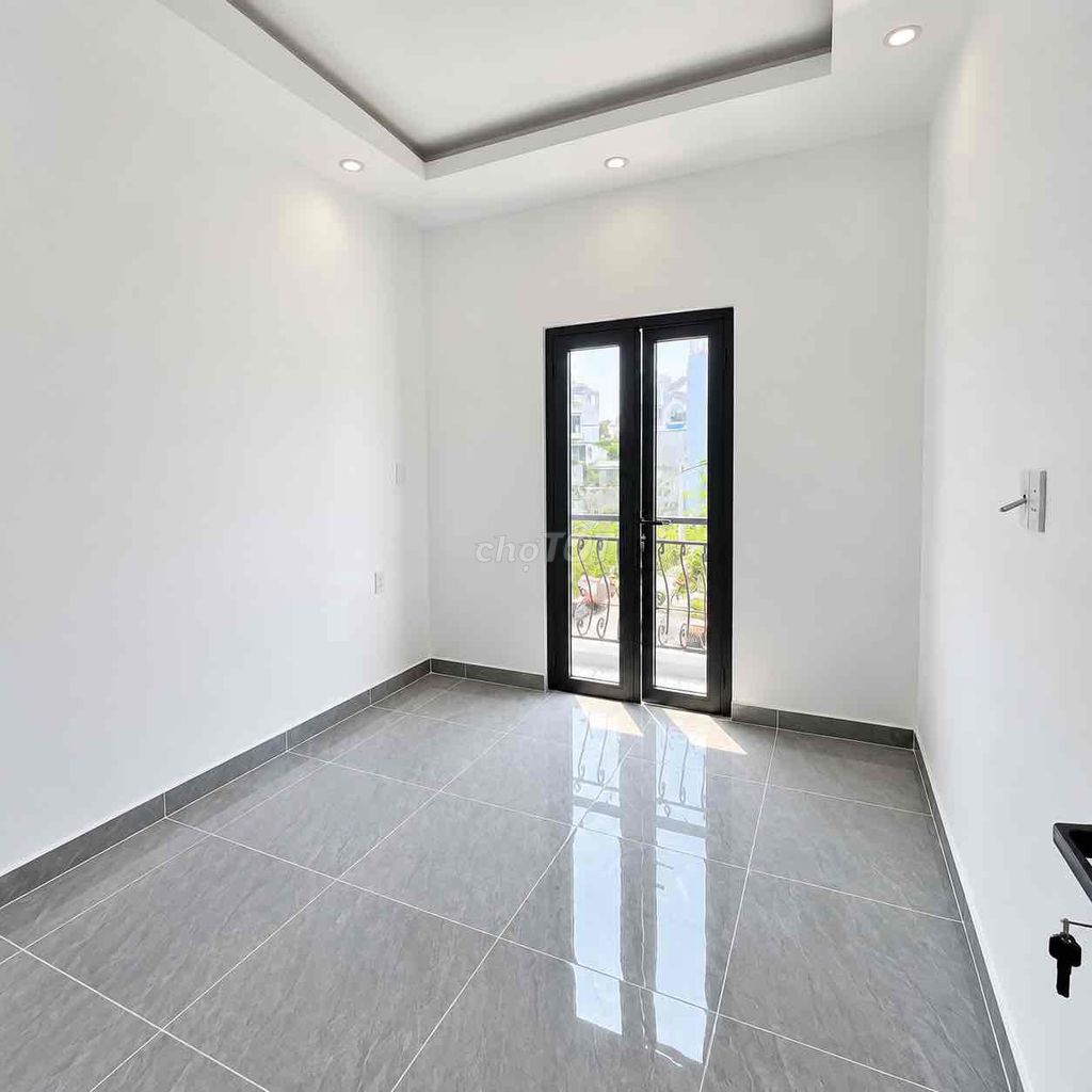 Two beautiful floors-- three bedrooms-- 8 million/8.