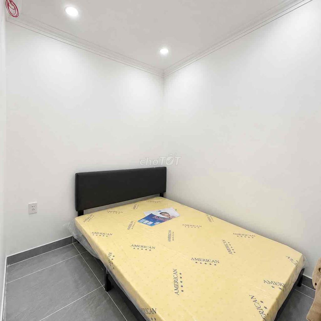 Two beautiful floors-- three bedrooms-- 8 million/8.