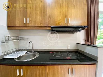 Rent a Studio Bandol window near the airport.