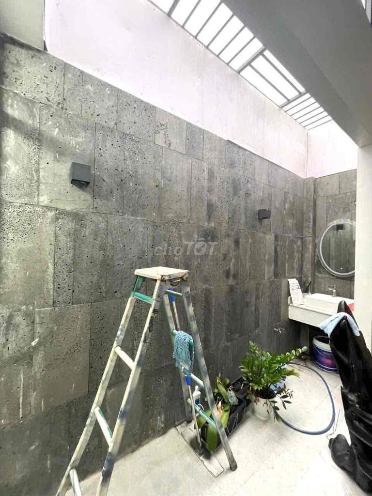 4x16 meters 1 .8 feet plus 3 floors (4 bedroom 5 toilets) 5 meters. Road 2. Bình Tân