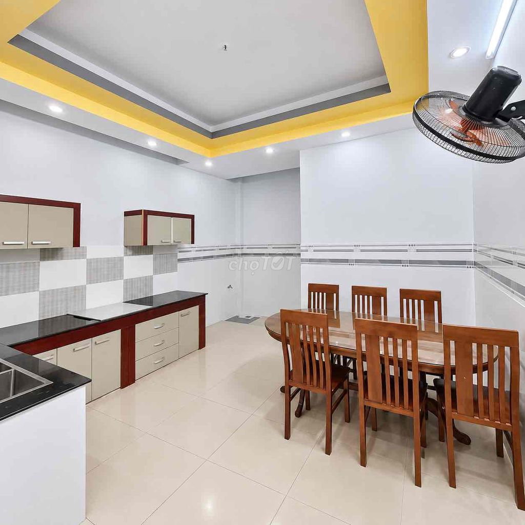 Rent 12 million 4 x 12-4 bedrooms - Oto Field