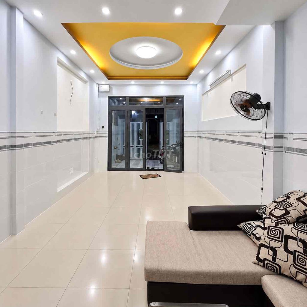 Rent 12 million 4 x 12-4 bedrooms - Oto Field