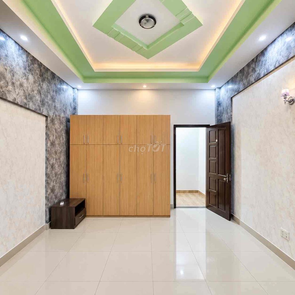 Rent 12 million 4 x 12-4 bedrooms - Oto Field