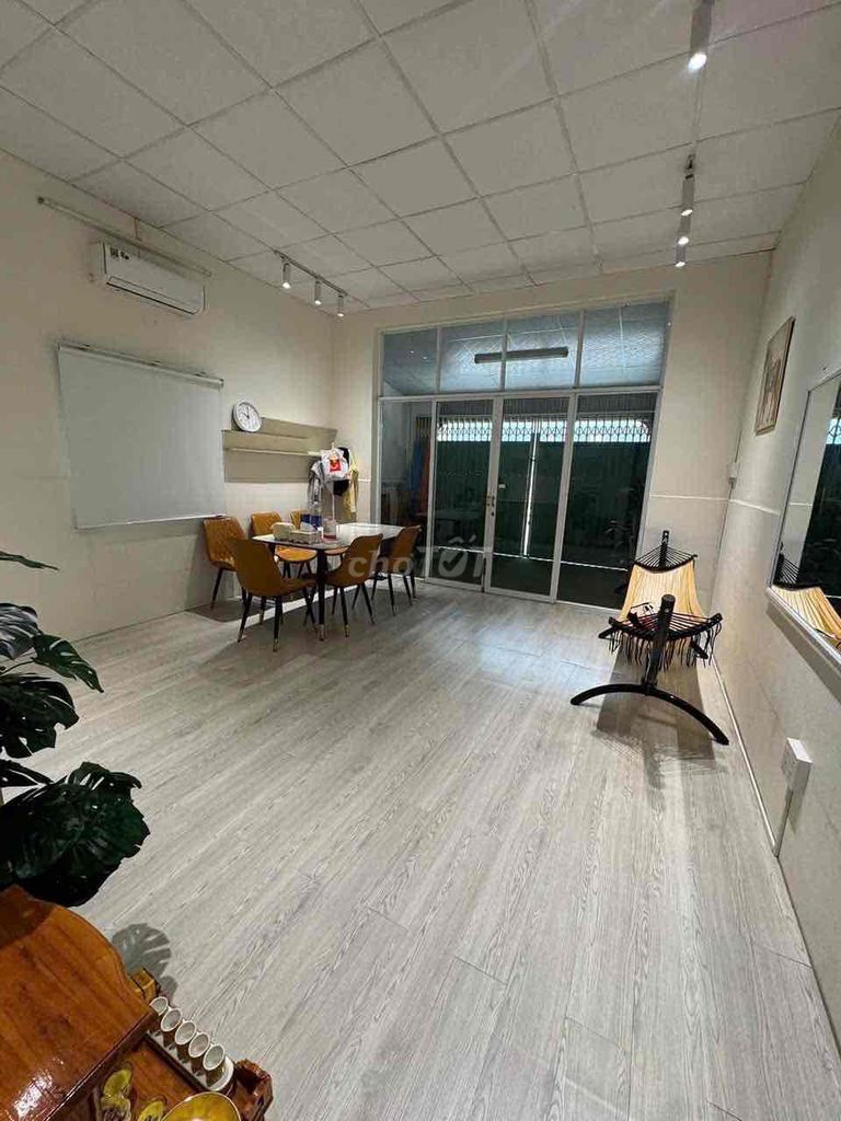 The square 3 Room 5 x22 m alley car car business - Lâm Văn Bền