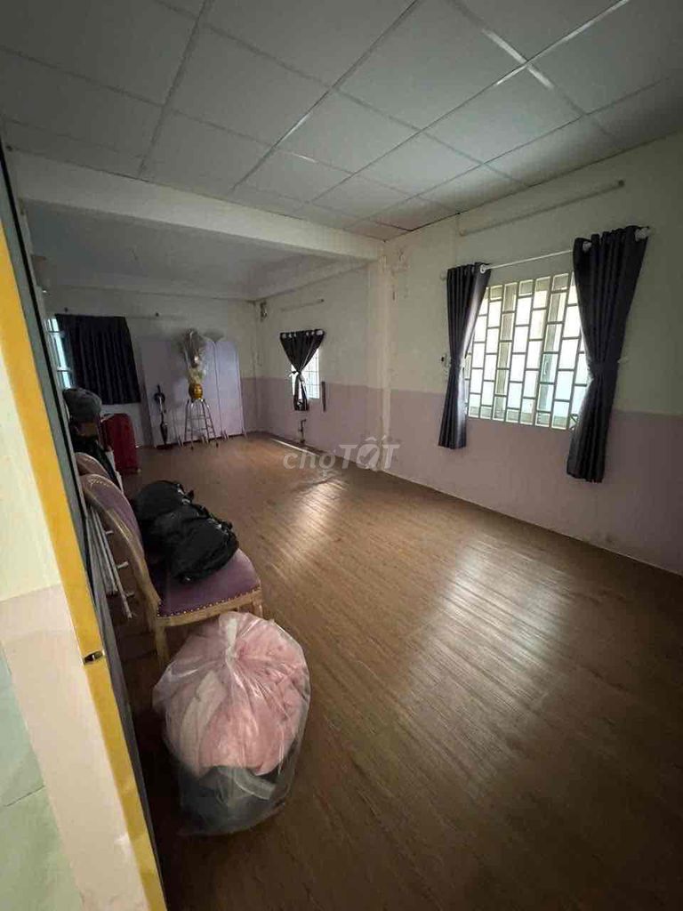 The square 3 Room 5 x22 m alley car car business - Lâm Văn Bền