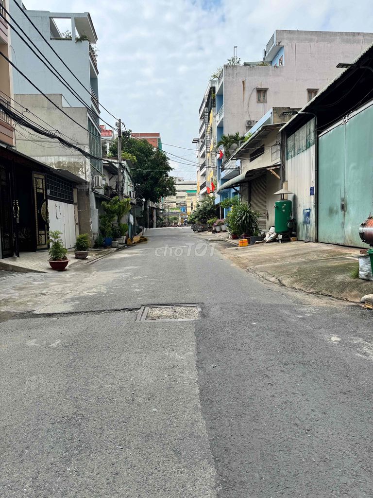 Rent a plastic alley front.