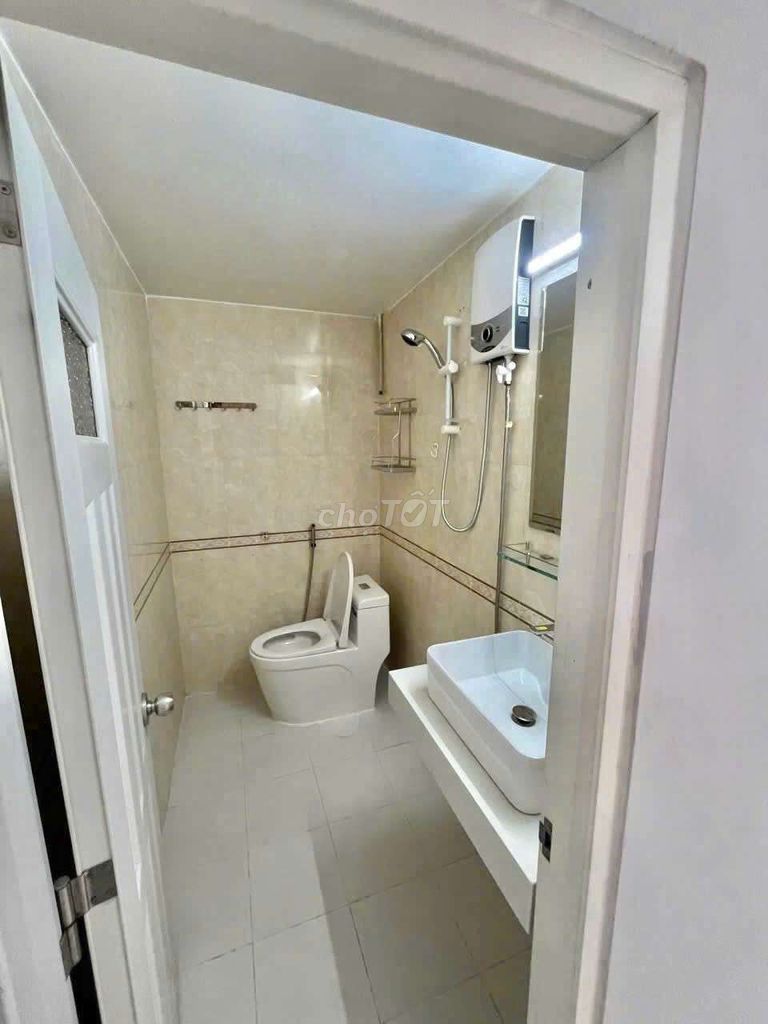 Rent a house 1 .1 .1 4 x 16 m bedroom 4 x 16 m Tân Phong street front