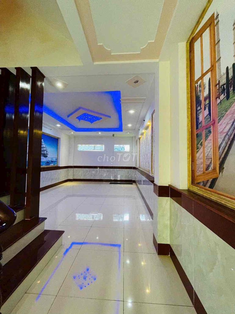 TRI 3th floor 4*14; Five bedrooms with a 7-meter truck.