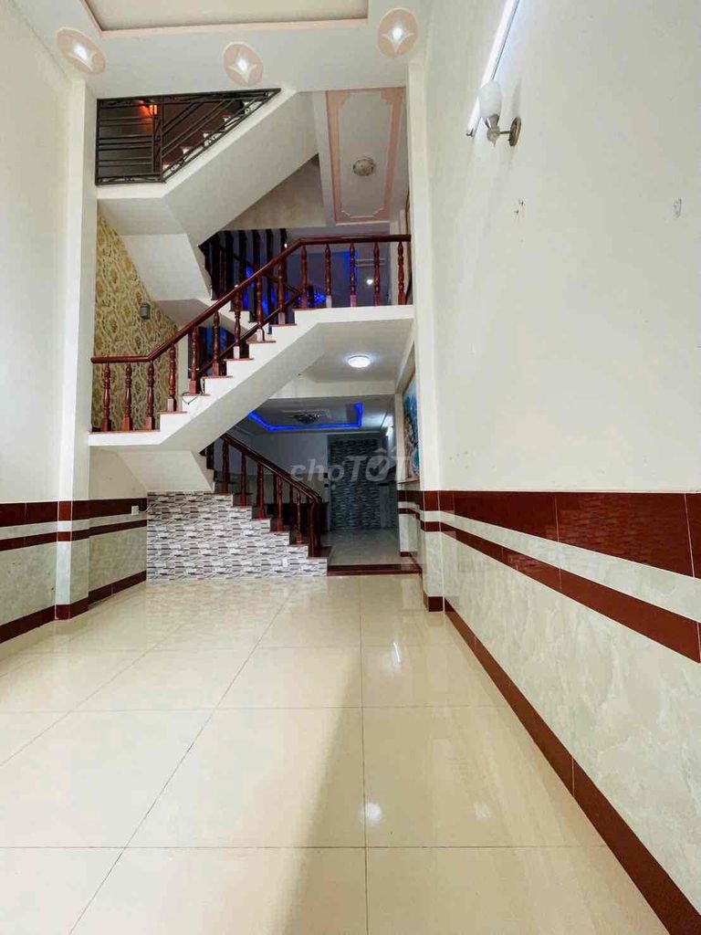 TRI 3th floor 4*14; Five bedrooms with a 7-meter truck.