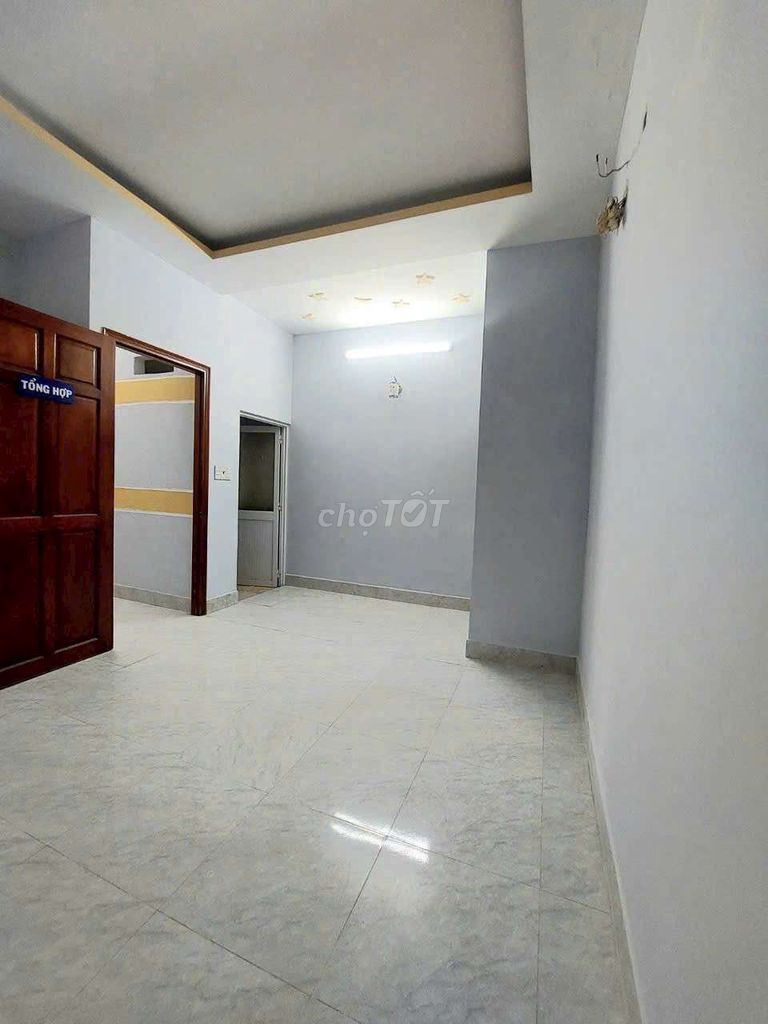 Rent an alley 730 Hương Lộ 2: Four, six feet. One foot, three floors, four bedrooms. Five toilets.