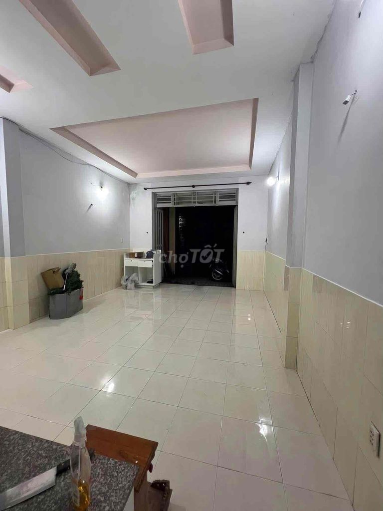 1 st floor 1 3 3 bedroom 90 meters 2 alley on 9 Linh Tây next to the Fields