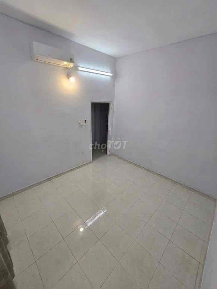 1 st floor 1 3 3 bedroom 90 meters 2 alley on 9 Linh Tây next to the Fields