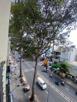 Rent a two-sided corner of Nguyễn Tri Phương, 1893 4, District 10