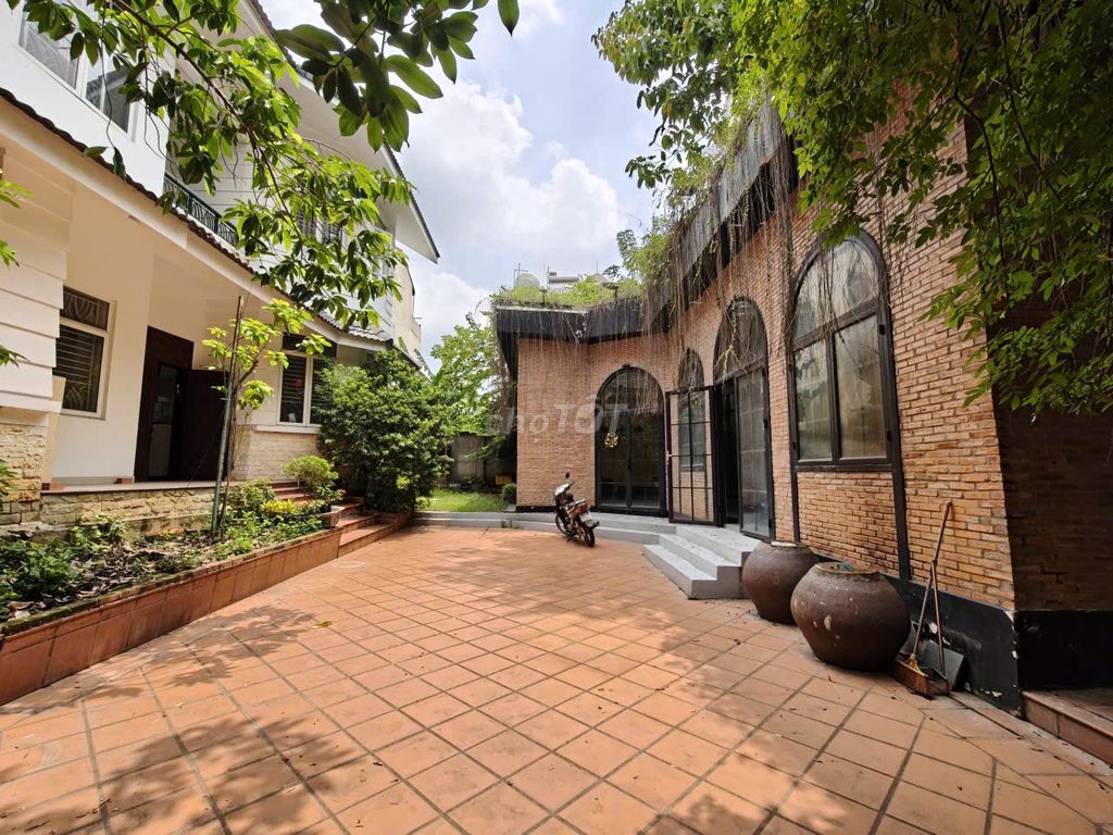 Rent a garden house 540 meters - Xuân Thuỷ - Thảo Điền