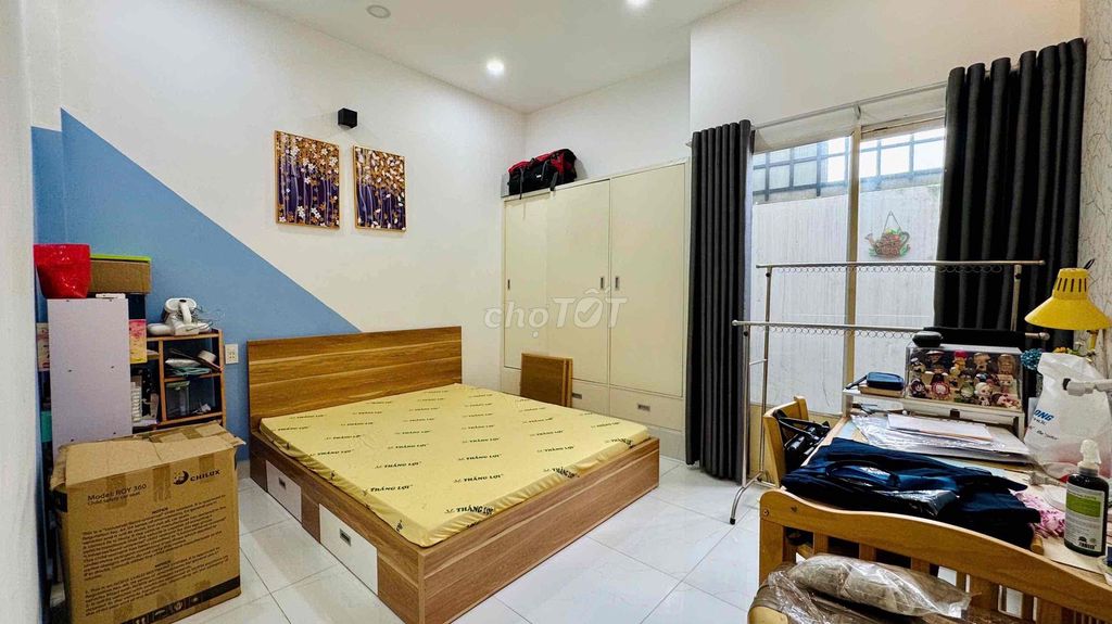 Nice house. Two bedrooms. Cars have interiors.