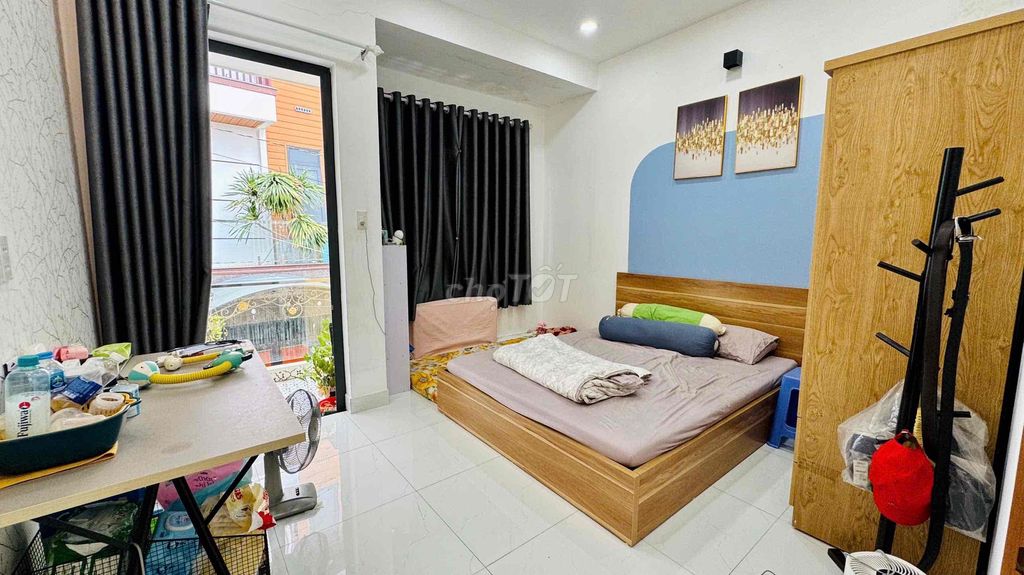 Nice house. Two bedrooms. Cars have interiors.