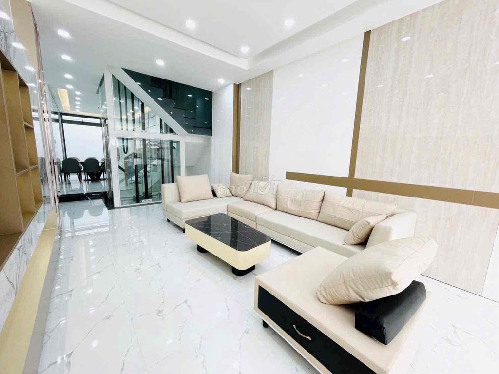 Rent a new five bedroom -- elevator -- 40 million.