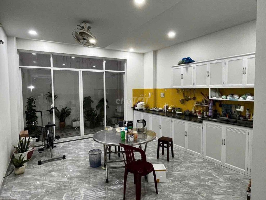 Home 1 MM 3 3 floors 5 x26 meters of 5 bedrooms 5 bathrooms Lý Tế Xuyên Linh Đông