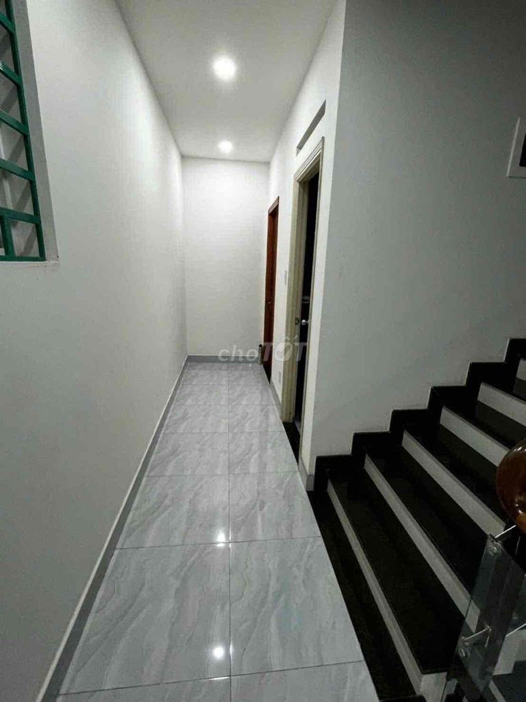 Home 1 MM 3 3 floors 5 x26 meters of 5 bedrooms 5 bathrooms Lý Tế Xuyên Linh Đông