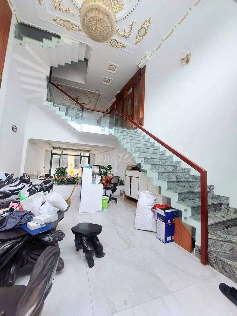 Nice new house, 4 X20) 4 bedroom 5 toilets