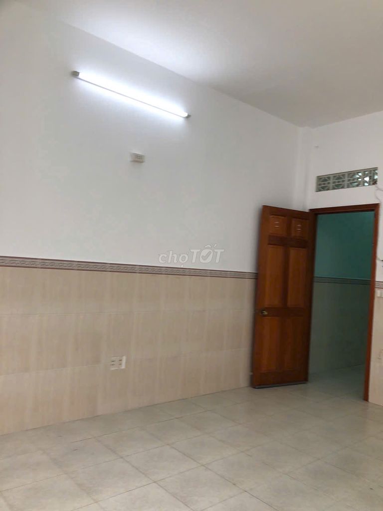 4 x20 meters, 1 L,2 Bình Trị Đông bedrooms at 11 million a month.