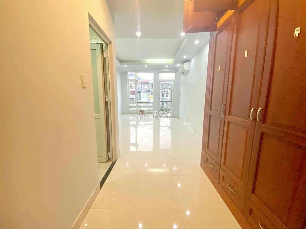 Rent a Tạ Quang Bửu cash house, District 8-- 50 meters from Prac Mall, side of 6 meters.