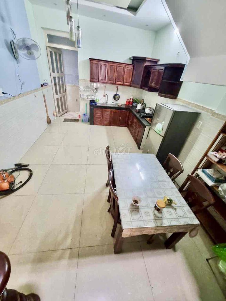 4 x17 meters 3 floor set (4 bedroom 5 toilets) 6 meters. 276 a. m. Bình Tân