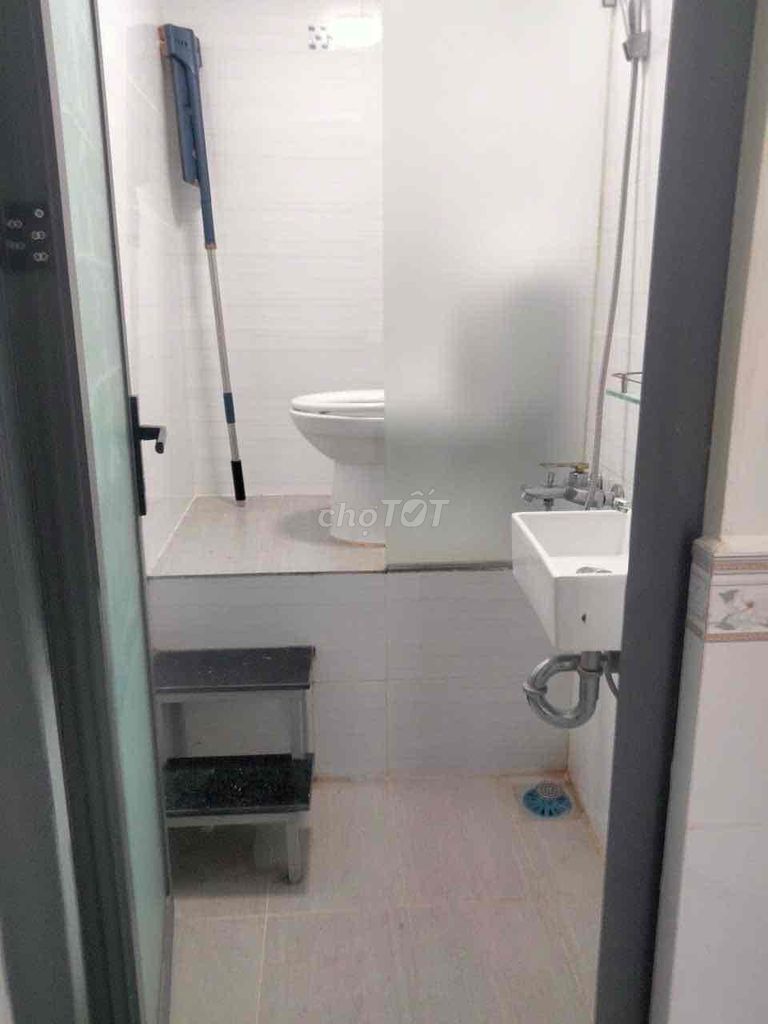 Rent a 1 .7th floor, New House, clear open windows